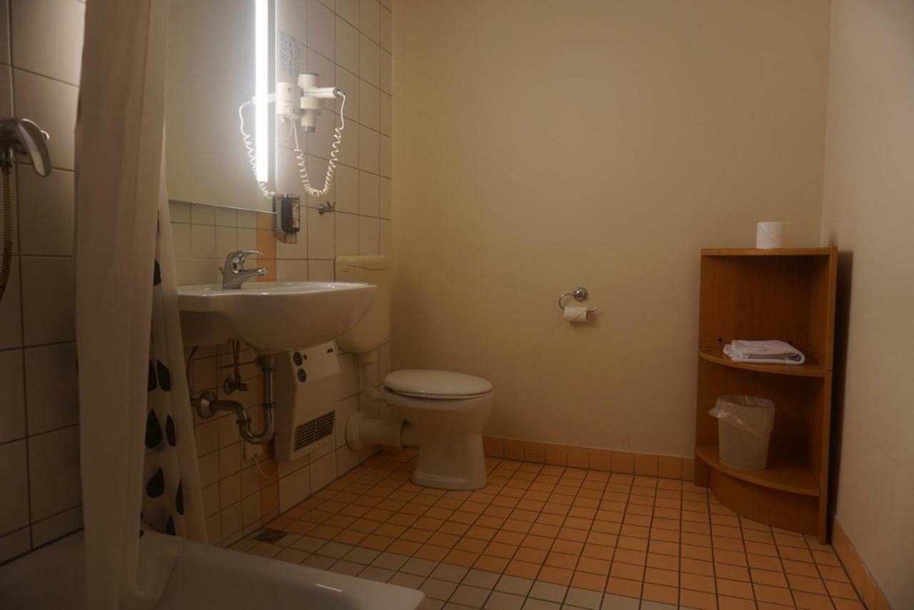 Hotel-Events Adlerpalast Rüsselsheim Екстериор снимка